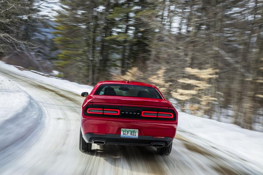  Dodge Challenger GT AWD 2016 года  (фото 20 из 33)